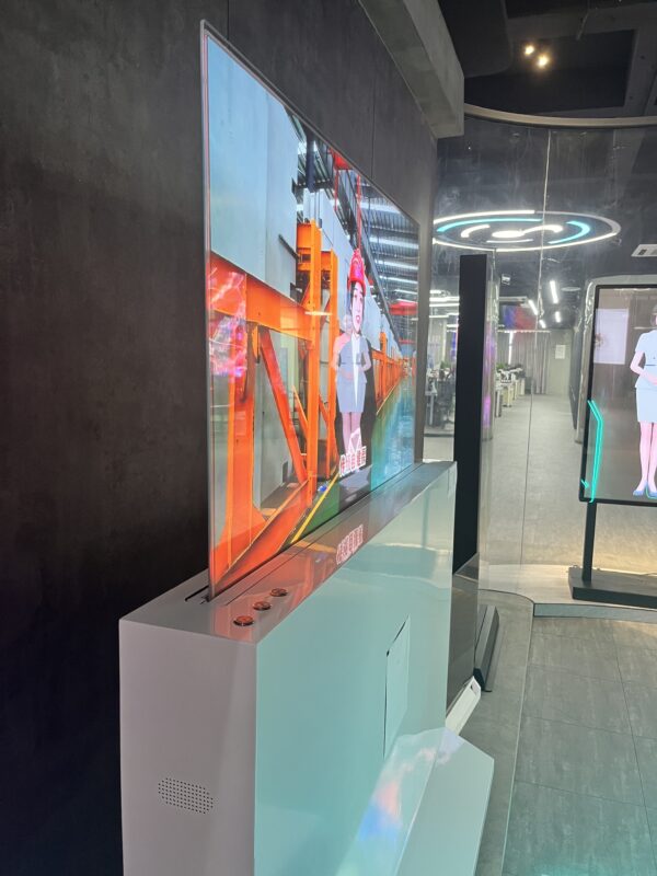 Écran OLED transparent de 55 pouces avec fonction de relevage – Image 4