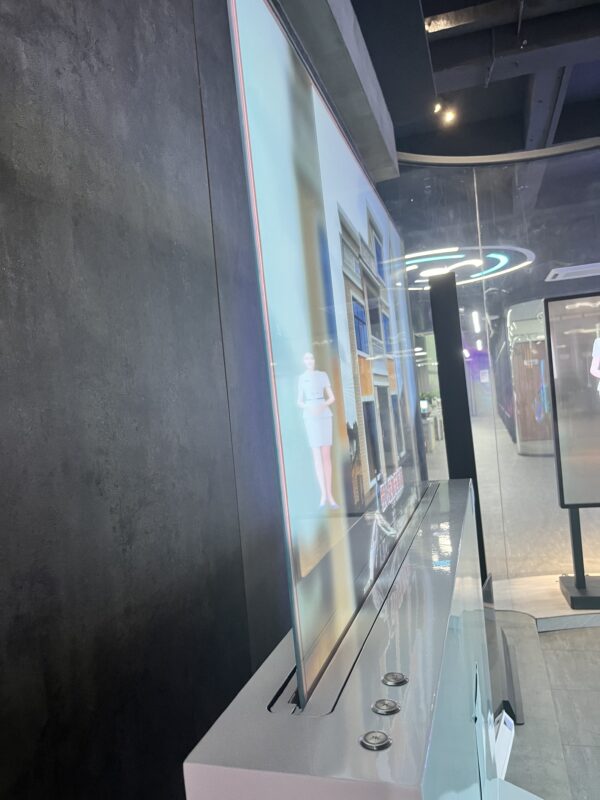 Écran OLED transparent de 55 pouces avec fonction de relevage – Image 5